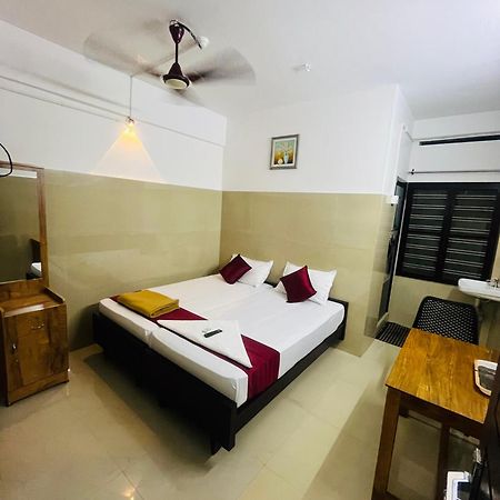 Priya Lodge Kozhikode Zewnętrze zdjęcie