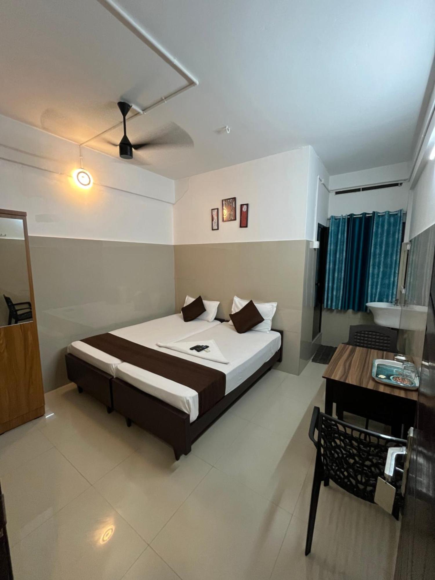 Priya Lodge Kozhikode Zewnętrze zdjęcie