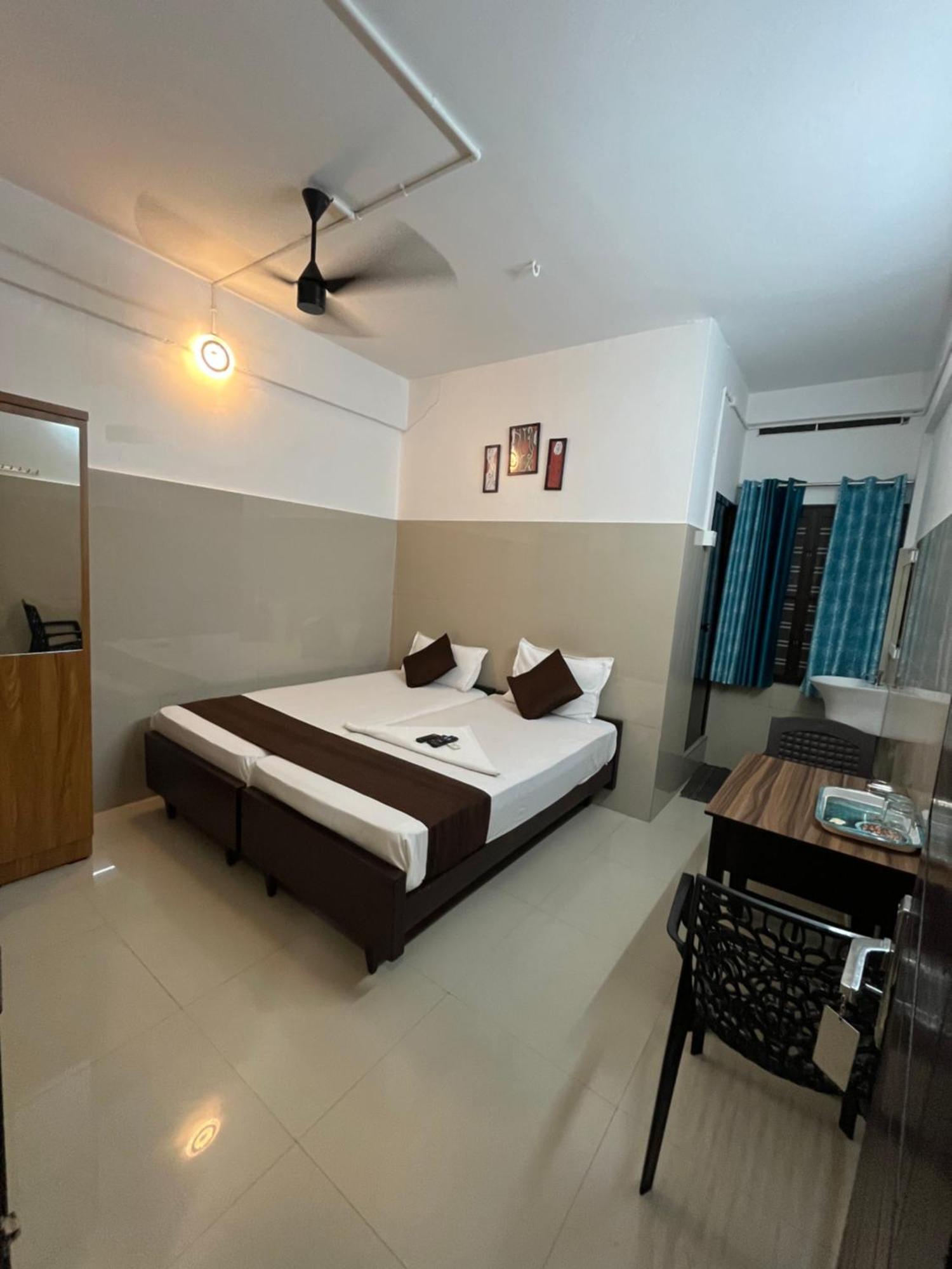 Priya Lodge Kozhikode Zewnętrze zdjęcie