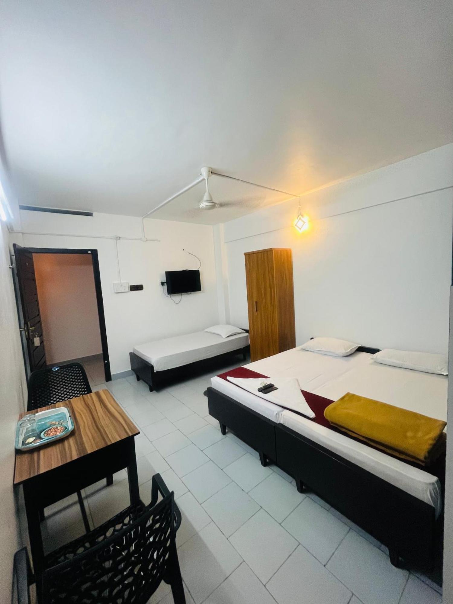 Priya Lodge Kozhikode Zewnętrze zdjęcie